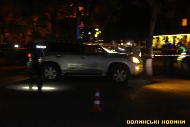 У Луцьку біля «Опери» вибухнула автівка