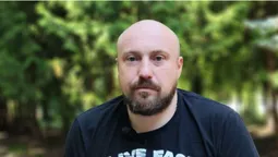 Стрілець із Луцька Тарас Сасовський чекає на «залізні ноги», щоб повернутись у стрій (фото, відео)
