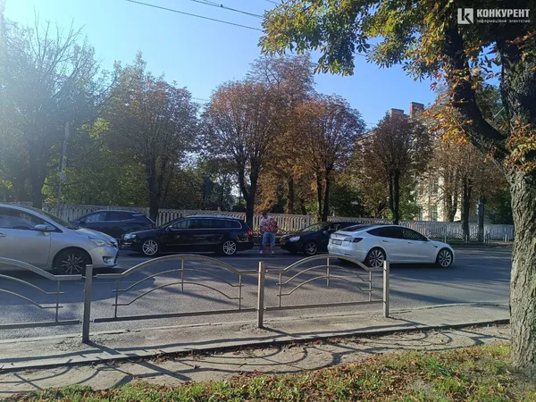 Рух – ускладнений: у Луцьку біля ліцею №5 – аварія (фото)