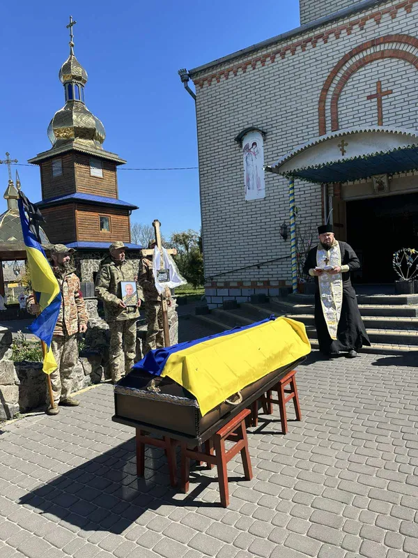 На Волині попрощалися з Володимиром Троцюком, якого пів року вважали зниклим безвісти (фото)