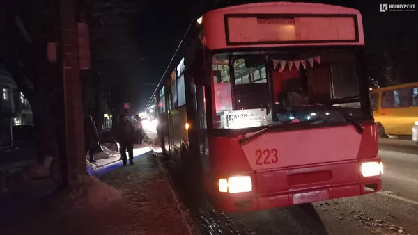 У Луцьку аварія на проспекті Перемоги: зіштовхнулись тролейбус та бус (фото)