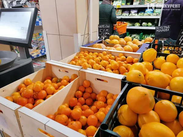 За скільки можна купити мандарини у Луцьку (фото)