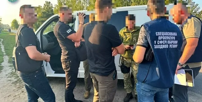 На Волині прикордонника оштрафували за співпрацю з контрабандистами