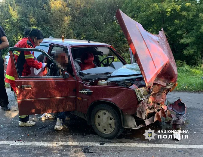 На Волині п’яний водій виїхав на «зустрічку» – двоє людей потрапили в лікарню (фото, відео)