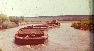 Чоловіки в упряжі й каравани барж: якою була річка Горинь на межі Волині всього 32 роки тому (фото)