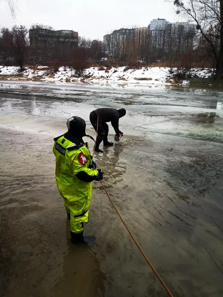 Водолази вже декілька днів шукають у луцькій річці 50-річного чоловіка