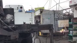 На Старому ринку в Луцьку знову стартував демонтаж (відео)