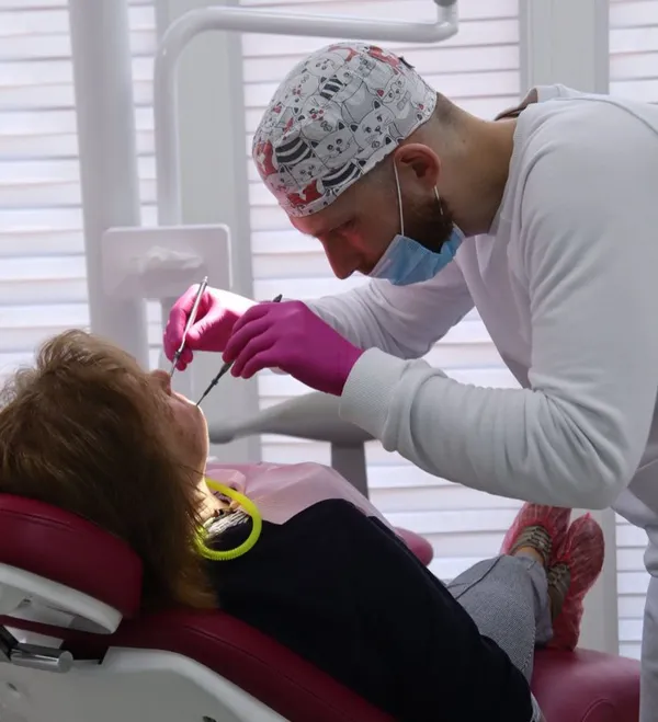 У 35 можна лишитись без зубів, якщо забути за ясна, – луцький пародонтолог Ярина Куцик