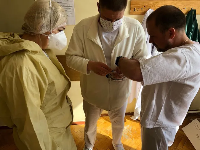 Підступний, мінливий і химерний: волинський лікар розповів про коронавірус (фото)