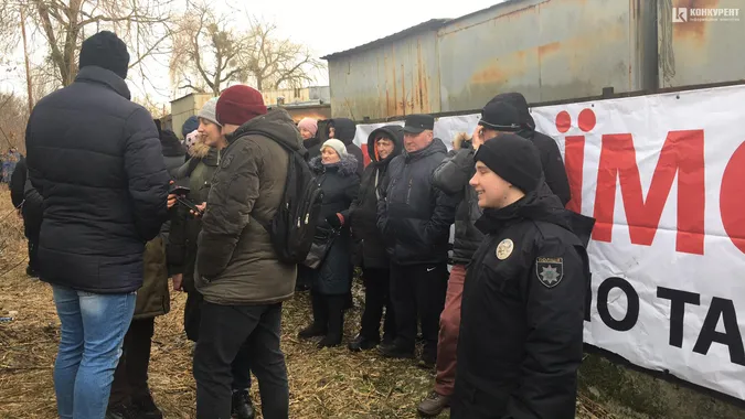 На Старий ринок викликали оперативників (фото, відео)
