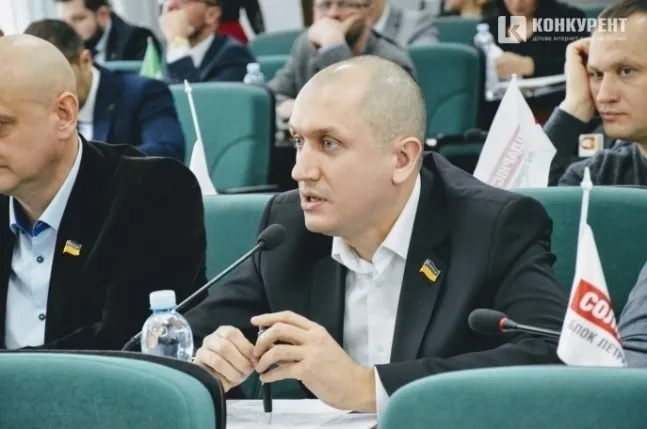 Депутат Яручик привітав школярів ЛПЗ технікою