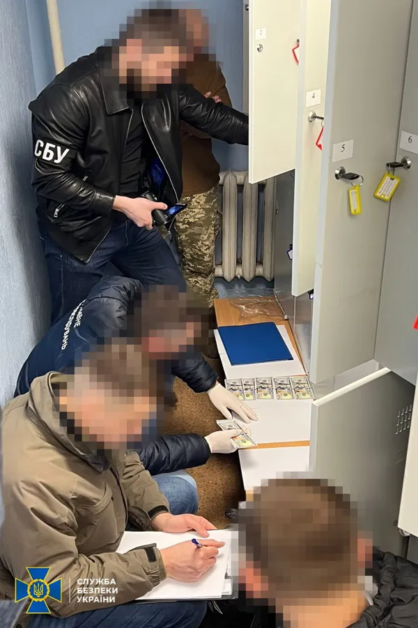 СБУ нейтралізувала три схеми ухилення від мобілізації: серед затриманих – чиновник Міноборони (фото)