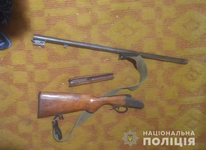 Рушниці, набої, вибухівка: у волинських селах проводять обшуки (фото)