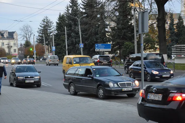 У центрі Луцька СБУ обшукала Lexus (фото)