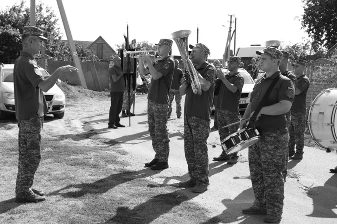 Під Луцьком попрощалися із загиблим на Донеччині Юрієм Крисюком (фото)