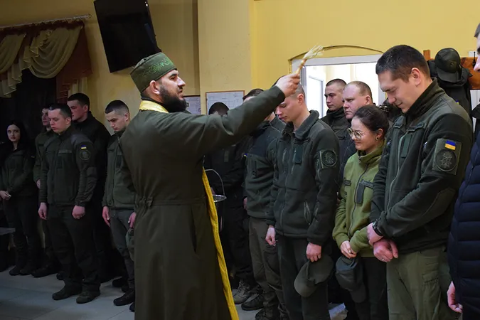 У Луцьку гвардійці освятили великодні страви (фото)
