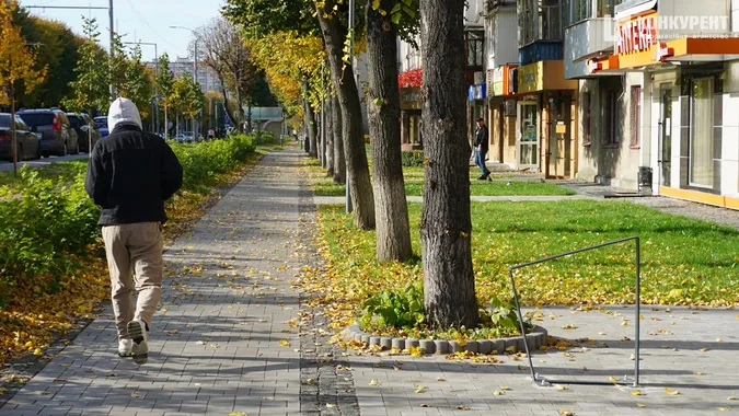 Осінь у Луцьку: місто заграло барвами (фото)