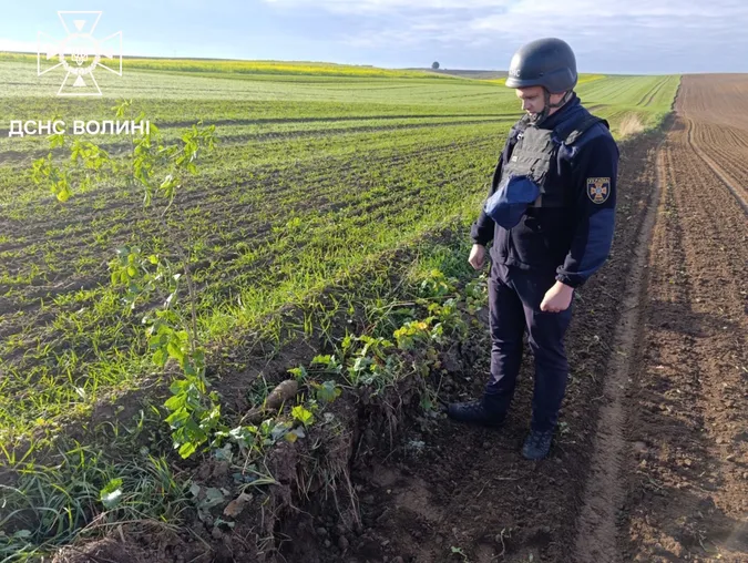 У полі на Горохівщині знайшли смертельно небезпечний предмет (фото)