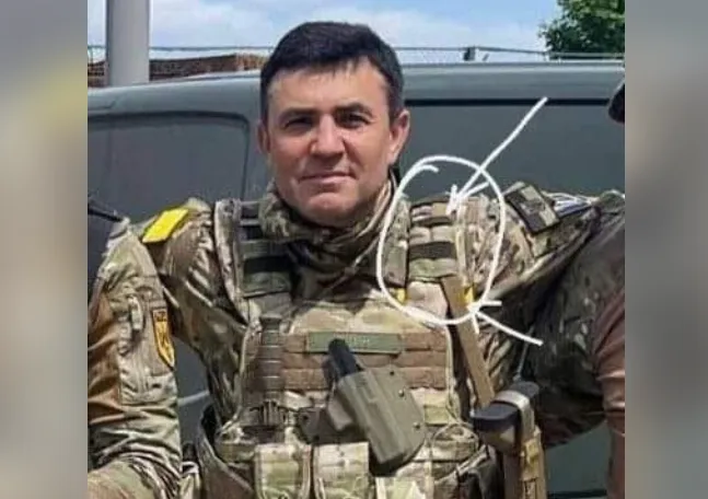 Знову ляп: нардеп Тищенко осоромився через фото з автоматом