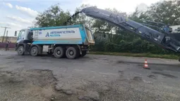 Суцільні вибоїни: в Іваничах взялися за ремонт аварійної дороги (фото)