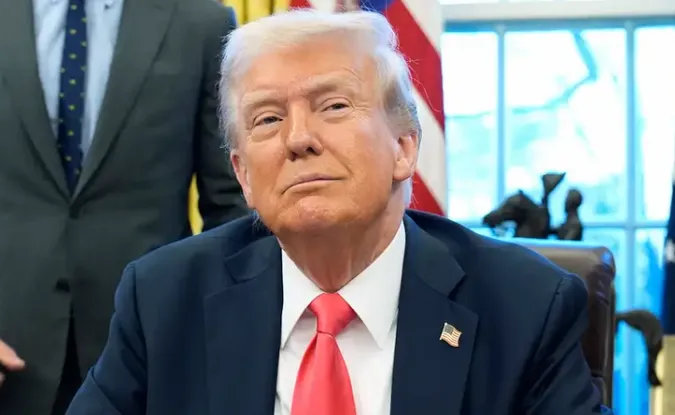 Трамп підписав указ про визнання англійської офіційною мовою США