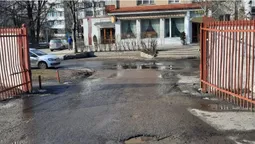 Шукають очевидців: біля обласної лікарні в Луцьку збили чоловіка – водій зник