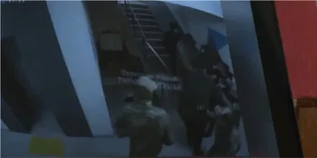 Чоловік, якого мобілізували у під'їзді в Луцьку, зараз сам працює в групі оповіщення ТЦК (відео)