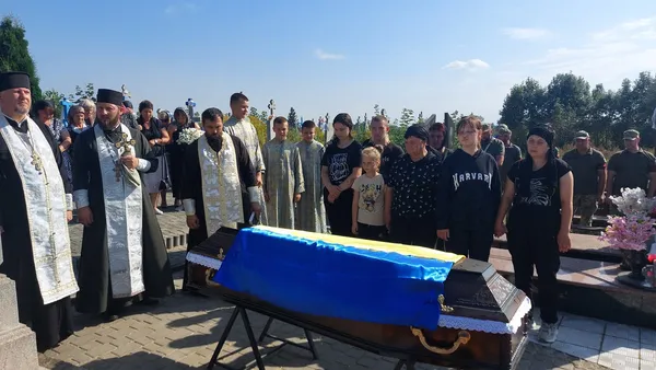 Без батька залишилось п'ятеро дітей: на Волині попрощалися з воїном Володимиром Калитюком (фото)