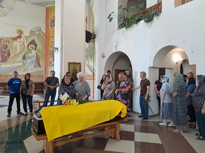 Назавжди 36: у Ковелі попрощалися з загиблим воїном Андрієм Повхом