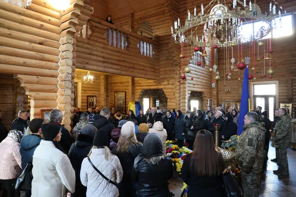 У Луцьку попрощалися із загиблим на Курщині десантником Дмитром Матвіюком (фото)
