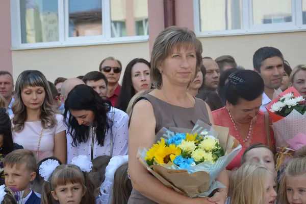 Кульки, танці та перший урок: у Луцьку відкрили школу № 27 (ФОТО)