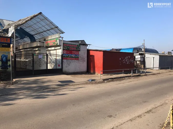 Варшавський ринок у Луцьку – на карантині (фотофакт)