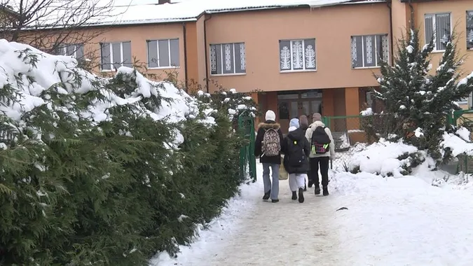 Через хвороби на Волині шість шкіл перевели на дистанційку