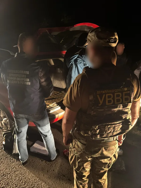 Лучанин з двома спільницями організував схему переправлення ухилянтів за кордон