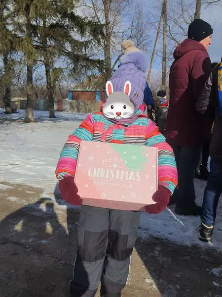 Volunteers provided humanitarian aid to the village in Kharkiv region under daily shelling