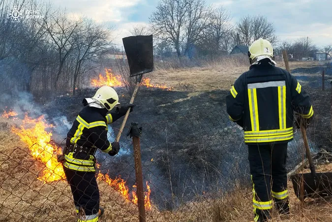 Стовпи вогню – гігантські: Волинь охопили масові пожежі (фото)