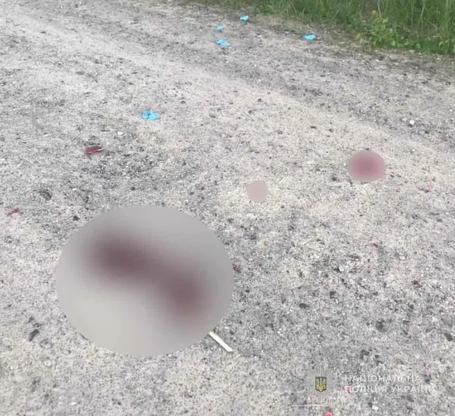 На Волині мотоцикліст злетів з дороги: чоловік отримав важкі травми (фото)