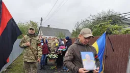 У Луцькому районі попрощалися із сержантом Віктором Мельничуком (фото)
