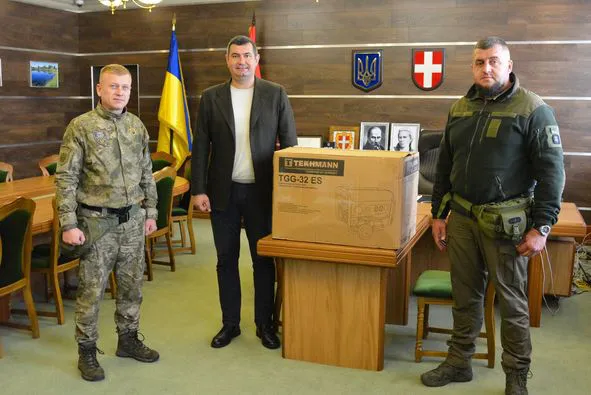 Волинській сотні ДУК передали потужний генератор (фото)