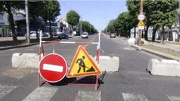 Коли відновлять рух транспорту на проспекті Волі (відео)