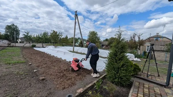 На Волині родина в теплицях вирощує понад 200 видів рослин (відео)