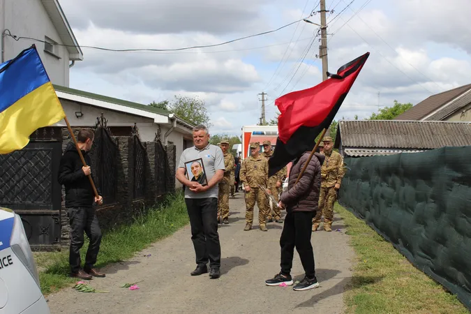 На Волині в останню путь провели Героя Олександра Стасюка (фото)