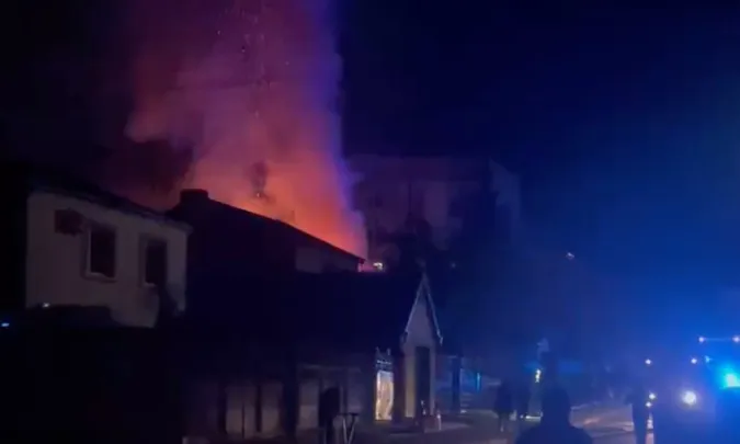 Вибухи, вогонь та багато диму: що коїться у Луцьку (відео)
