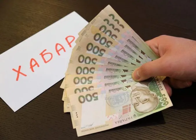 Директорку луцького коледжу судять за 300 доларів хабара (фото)