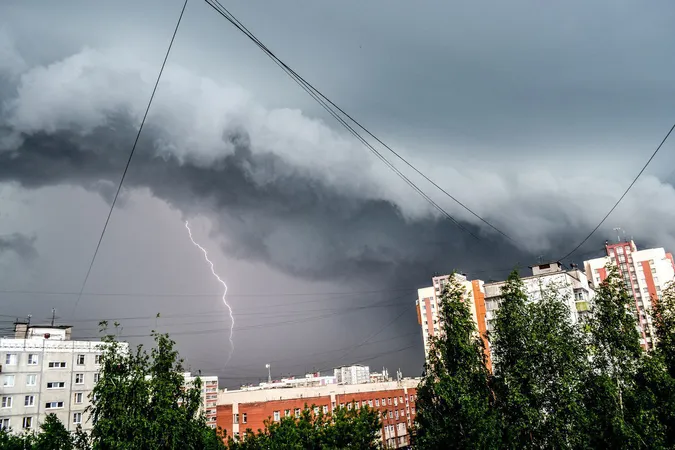 Перший рівень небезпечності: волинян попереджають про грози