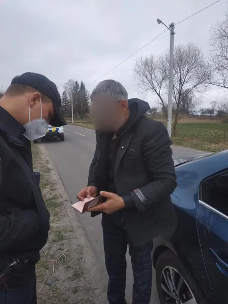 «Чужий в селі»: що робити волинянам, які зустріли підозрілих людей (фото)