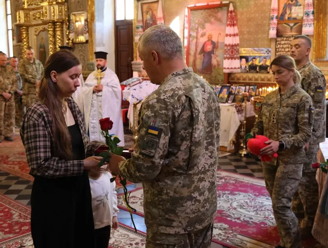 На Волині родинам полеглих прикордонників вручили державні нагороди (фото)