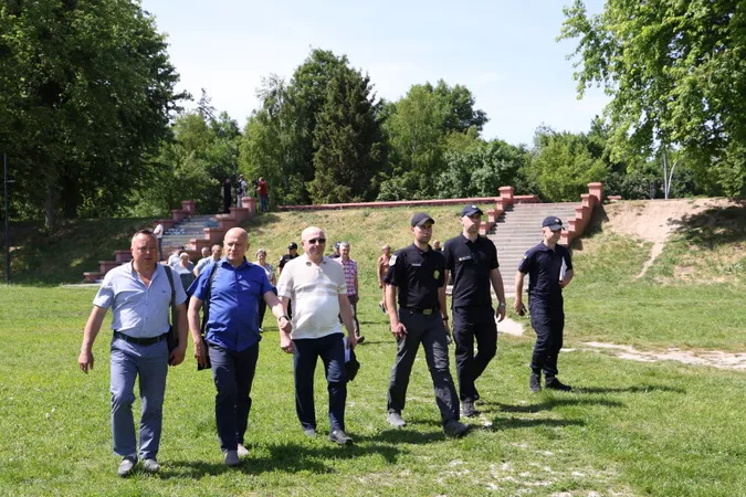 Міські пляжі у Луцьку перевірили на готовність до початку купального сезону