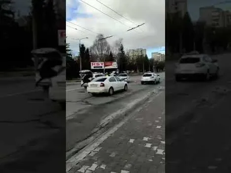 Значні механічні ушкодження: у Луцьку – ДТП на Молоді (відео)