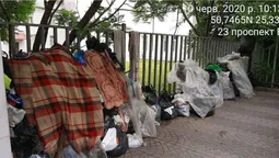 Нічийна будка та гори мотлоху: луцький муніципал натрапив на знахідку в центрі Луцька